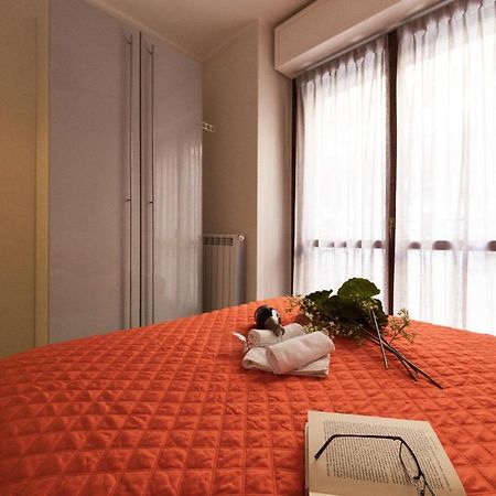 Modern Lakefront 2-Bedroom Apartment Аккуазериа Экстерьер фото